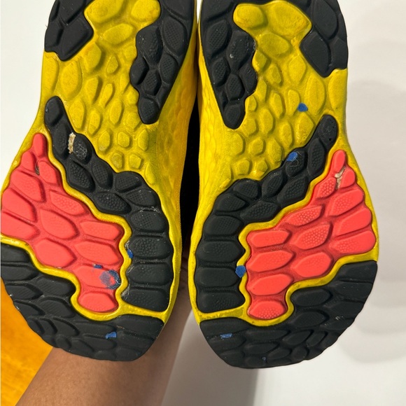 Toddler size 6 shoes - Picture 5 of 7